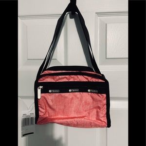 BNWT LESPORTSAC GABRIELLE EAST WEST BOX CROSSBODY BAG DAHLIA DENIM